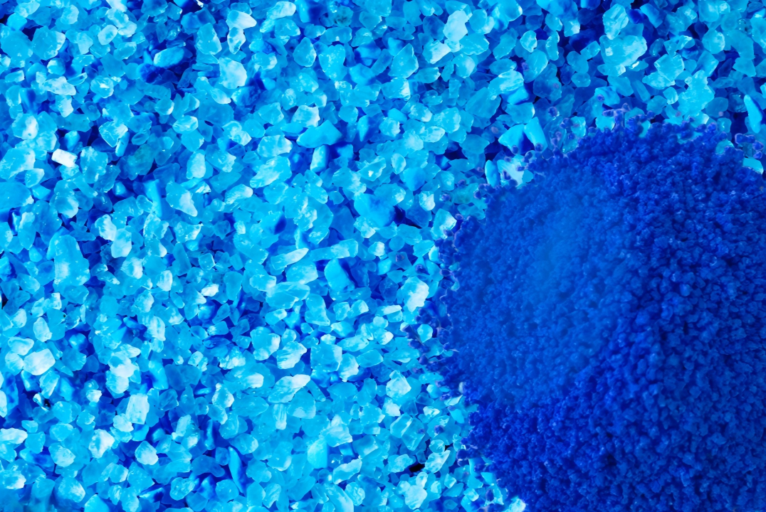 colored speckles in bath salt